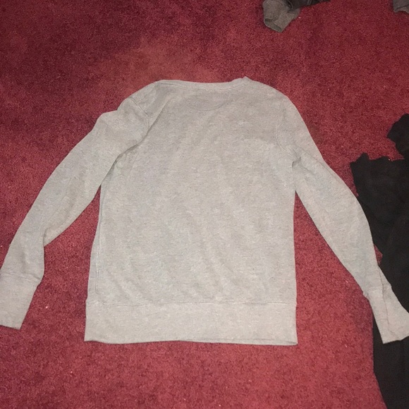 Gray sweater - Picture 2 of 2